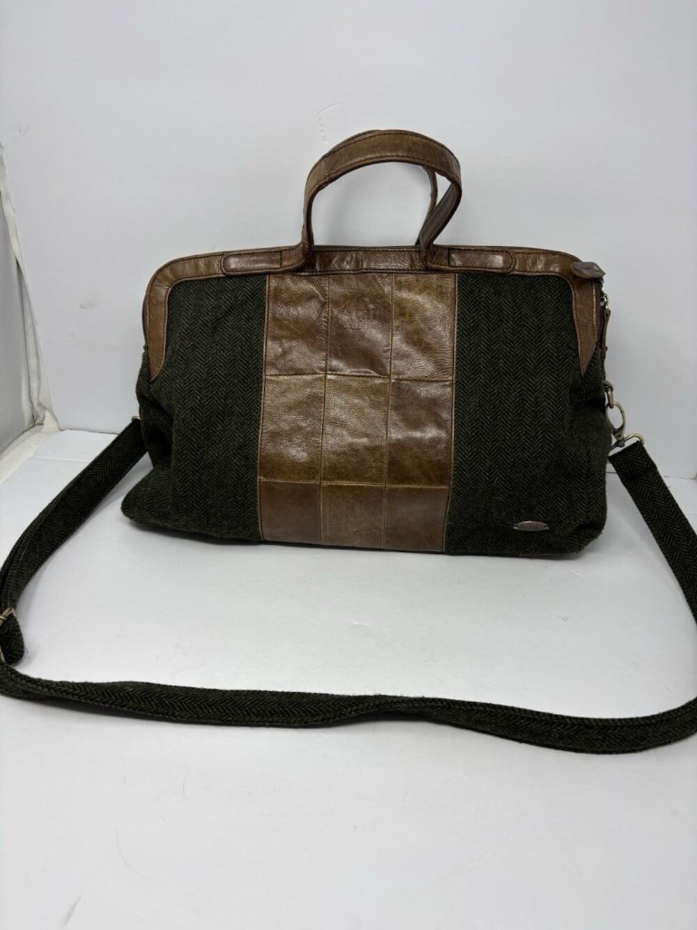 Aran Woolen Mills Green Irish Wool Tweed Leather Purse Bag